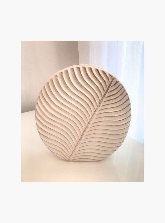 Flat leaf ceramic vase cream and gold