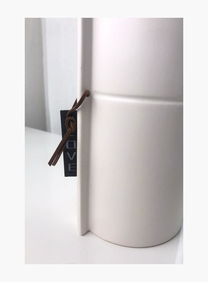 Cylinder vase with love tag