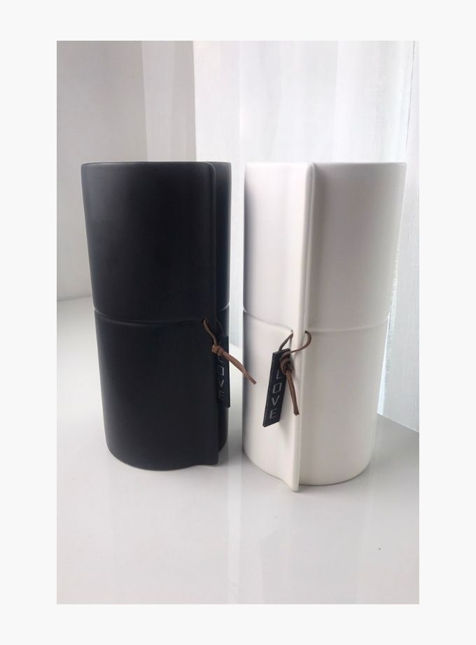 Cylinder vase with love tag