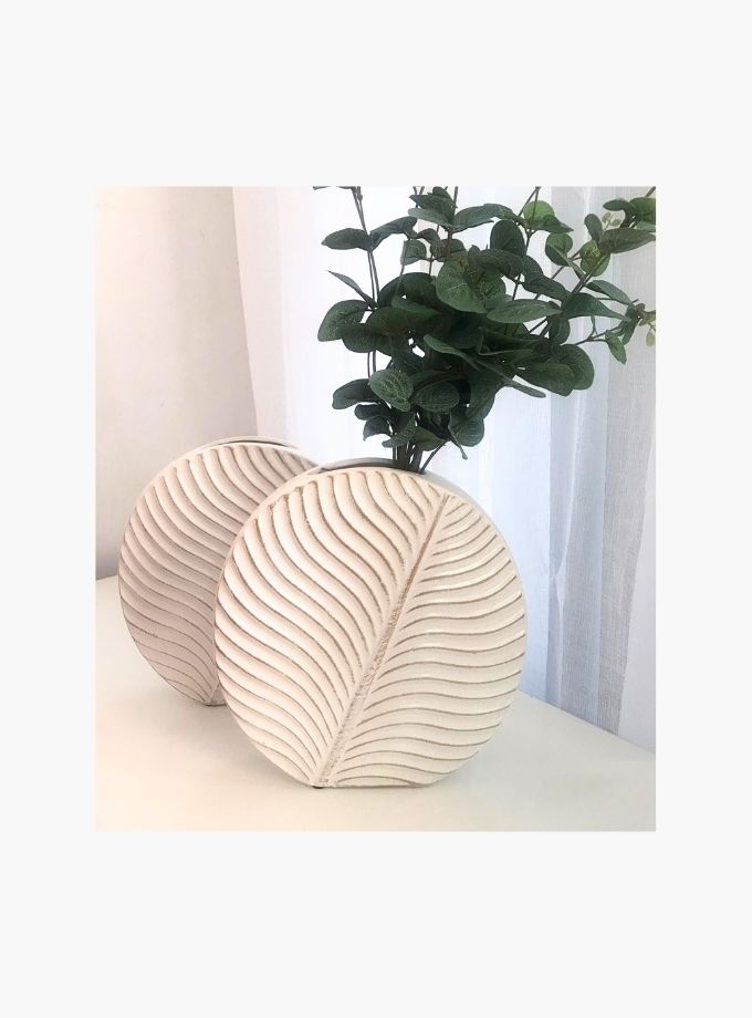 Flat leaf ceramic vase cream and gold